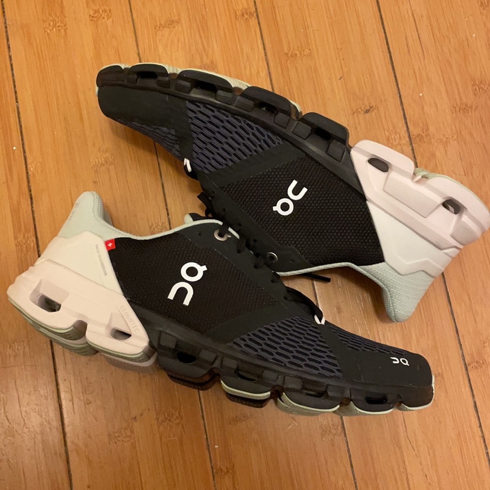 On Cloudflyer Running Shoes, size 8.5